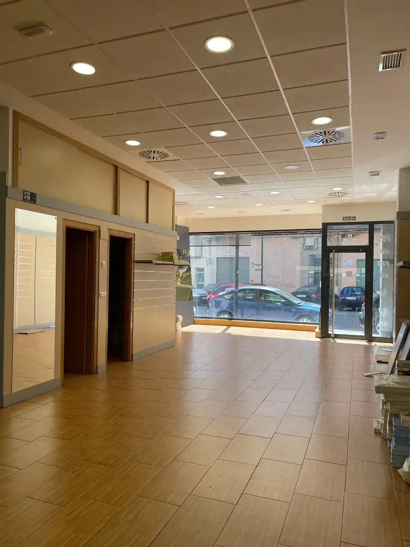 Locale commerciale in vendita a Avenida de la Vera 18, imagen 7