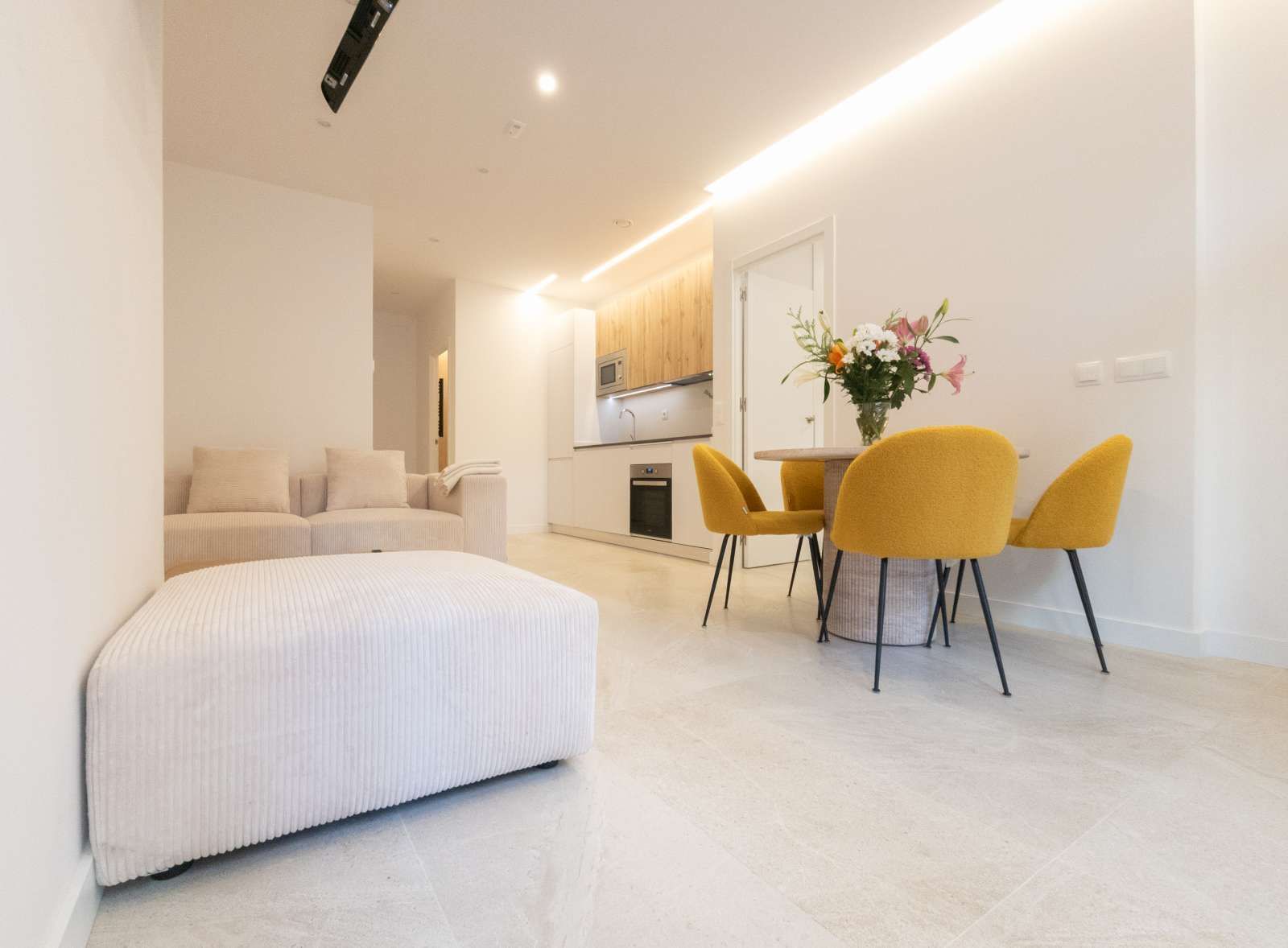 Sala d'estar de Apartament per a compartir en  Madrid Capital amb Aire condicionat i Terrassa
