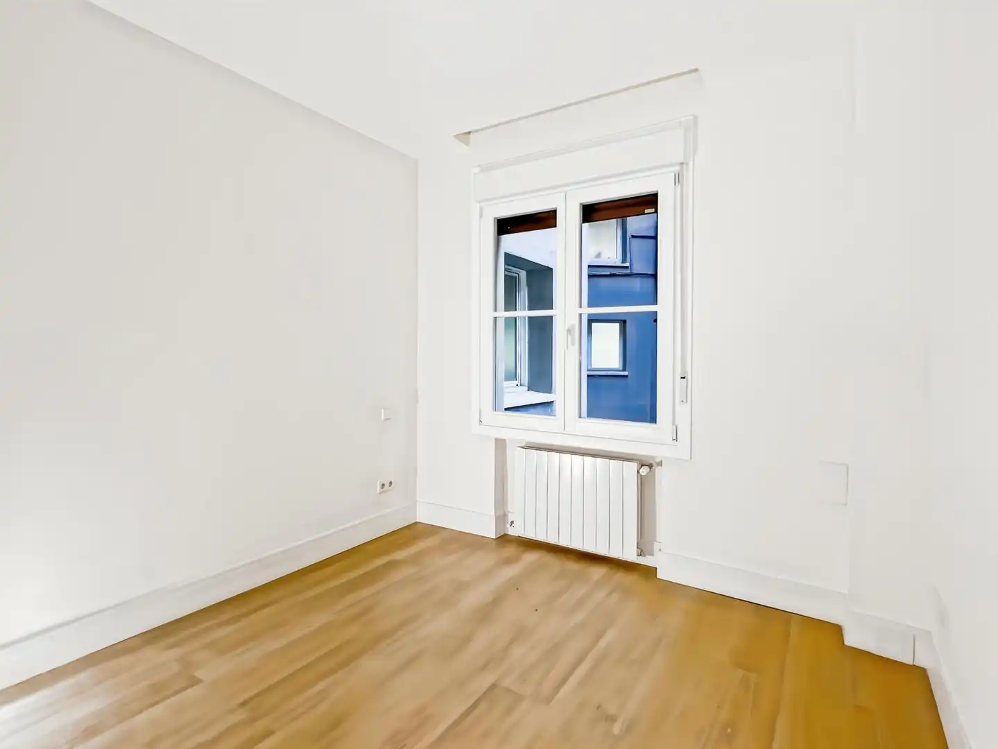 Habitación de Apartamento en venta en Madrid con Calefacción y Balcón