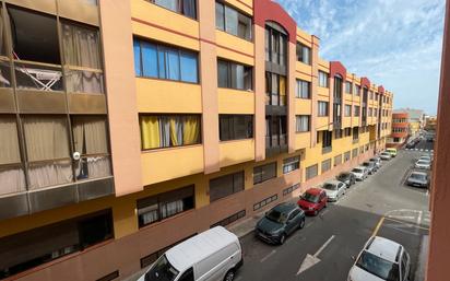 Außenansicht von Wohnung zum verkauf in Santa Lucía de Tirajana mit Balkon