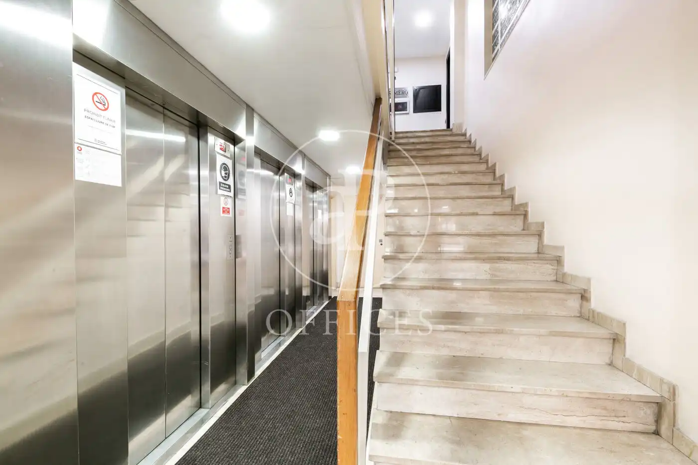 Büro zum Verkauf in Barcelona mit Klimaanlage und Heizung