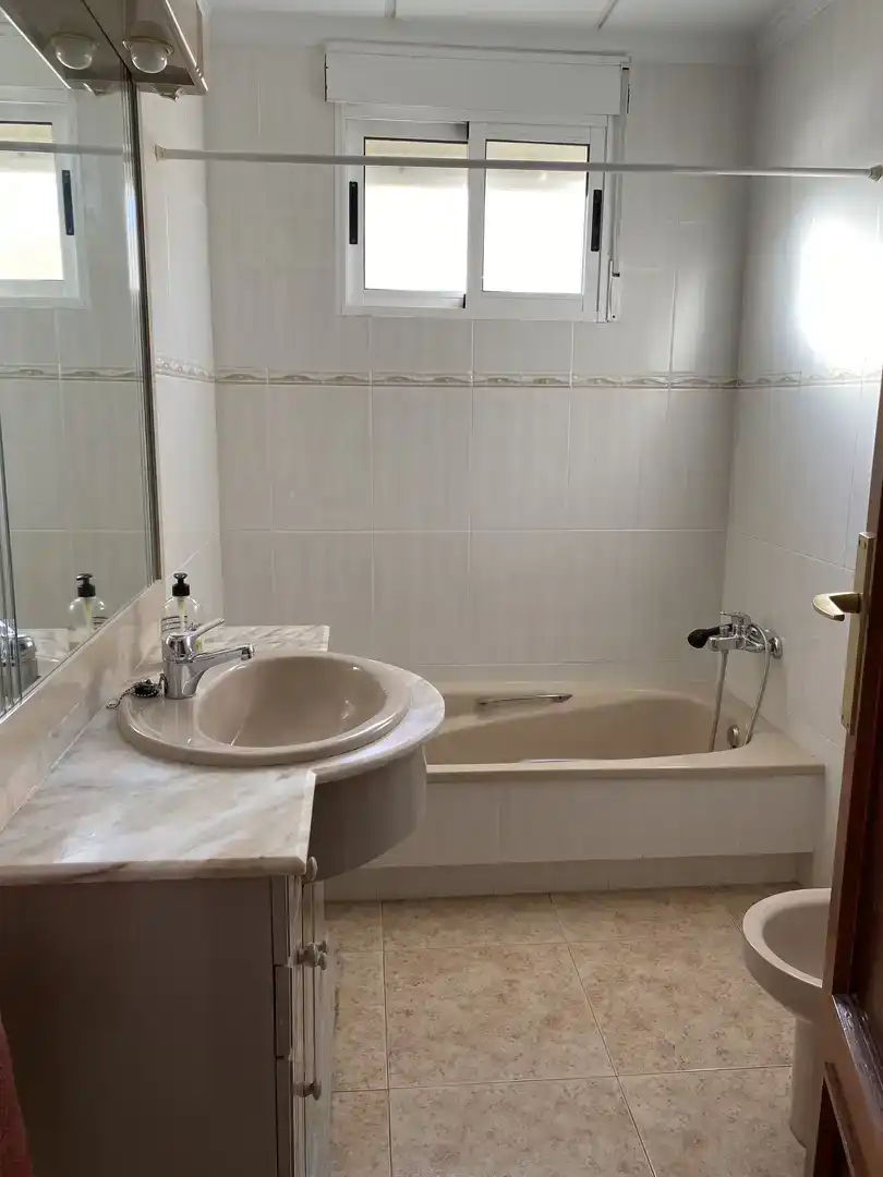 Baño de Casa o chalet de alquiler en Tavernes de la Valldigna con Jardín privado y Amueblado