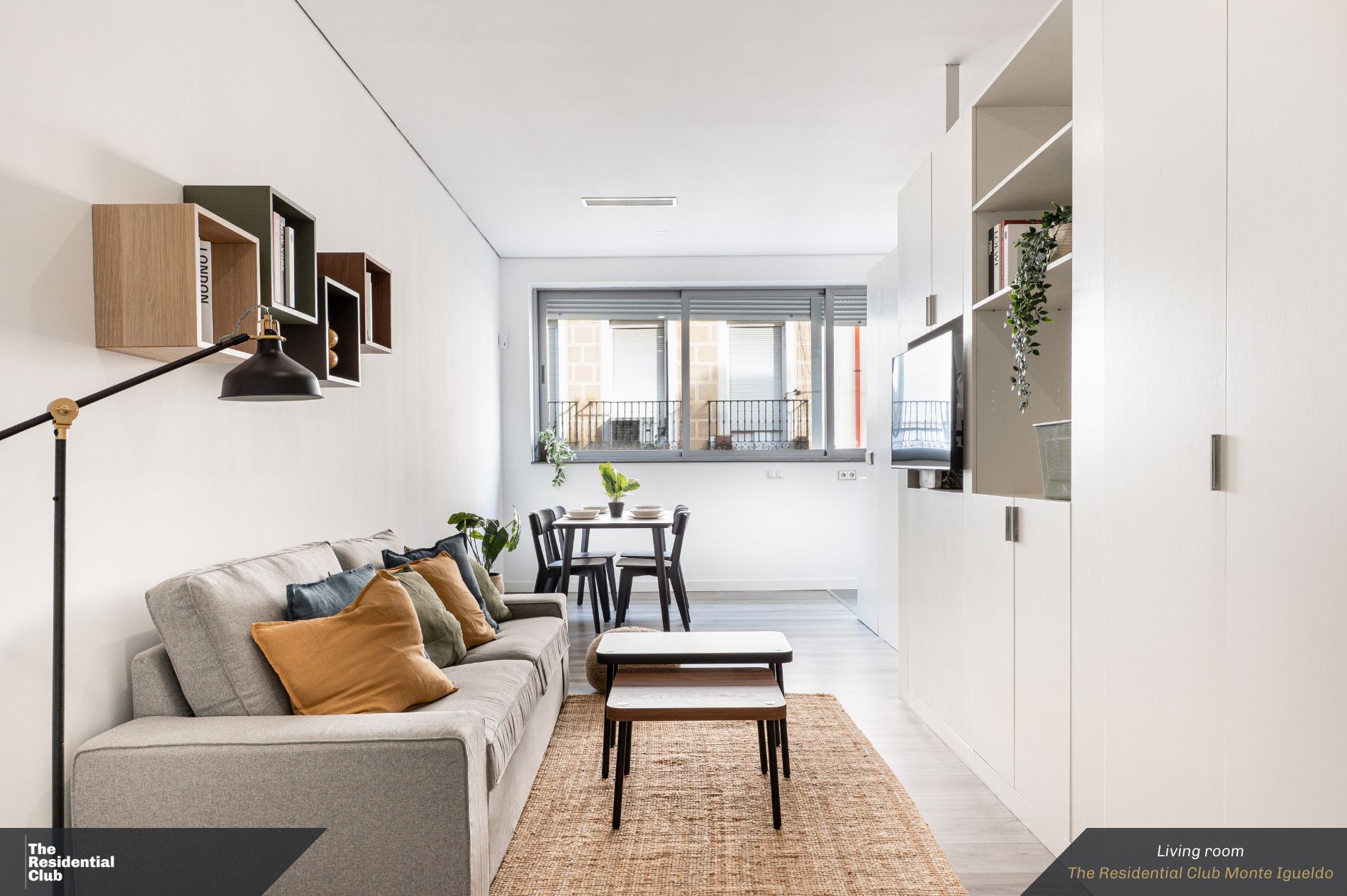 Sala d'estar de Apartament de lloguer en  Madrid Capital amb Calefacció, Moblat i Forn