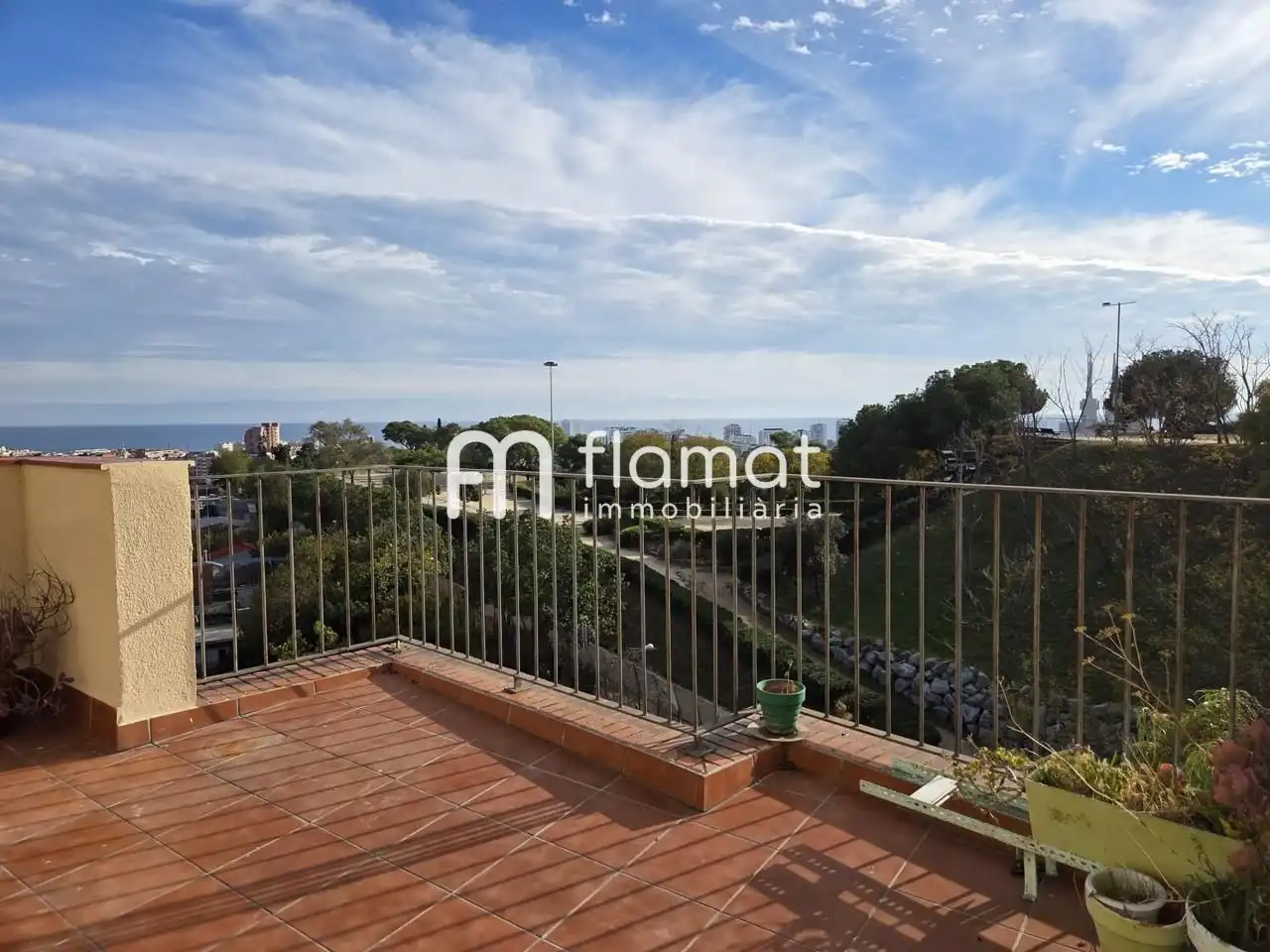 Vista exterior de Dúplex en venta en Badalona con Terraza