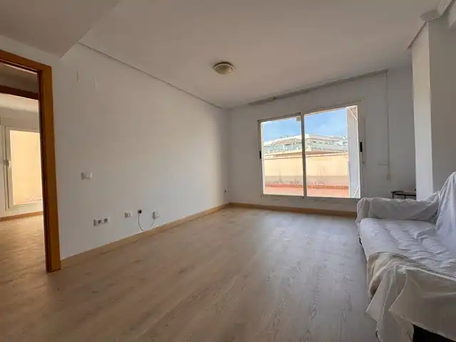 Wohnzimmer von Dachboden zum Verkauf in Paterna mit Parkett, Terrasse und Ofen