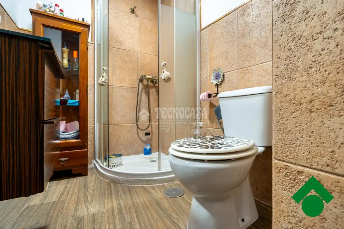Badezimmer von Einfamilien-Reihenhaus zum Verkauf in Albolote