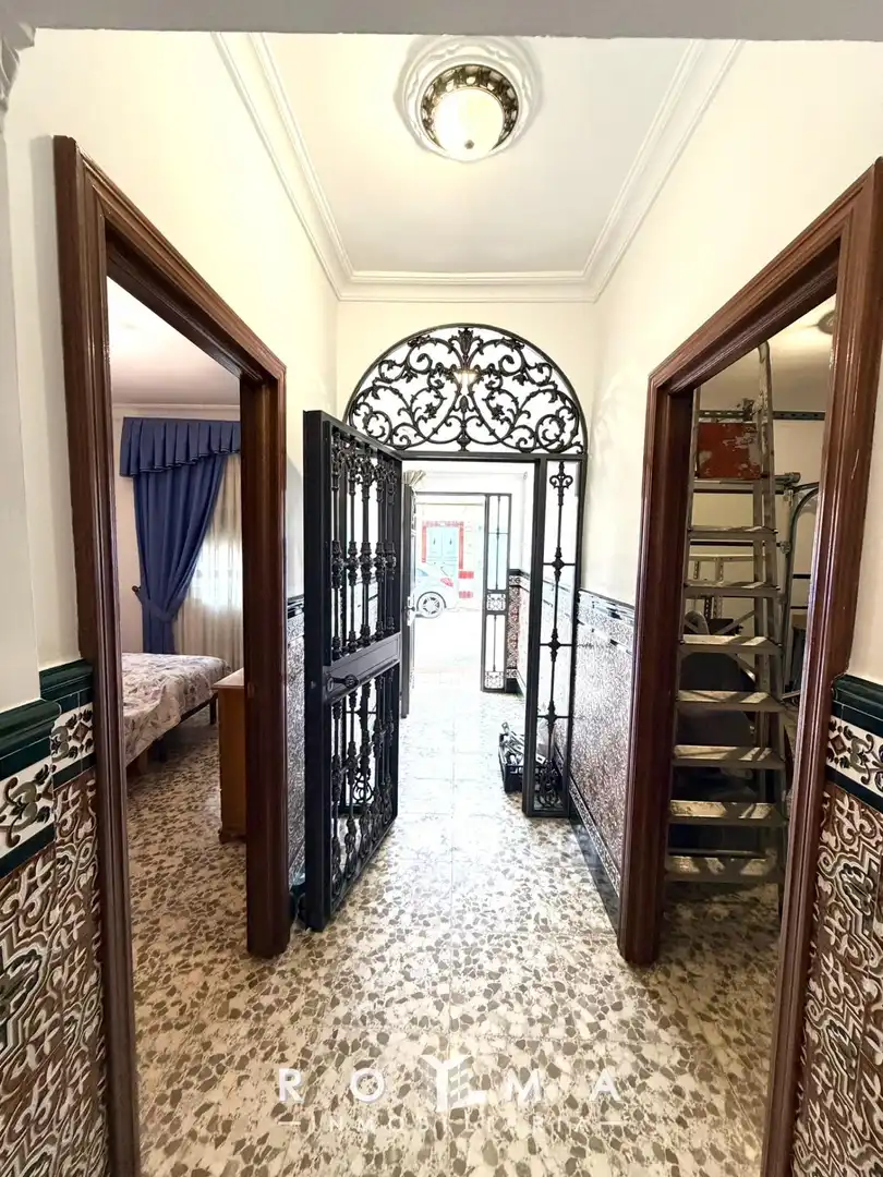Casa adosada en venda en Dos Hermanas amb Aire condicionat