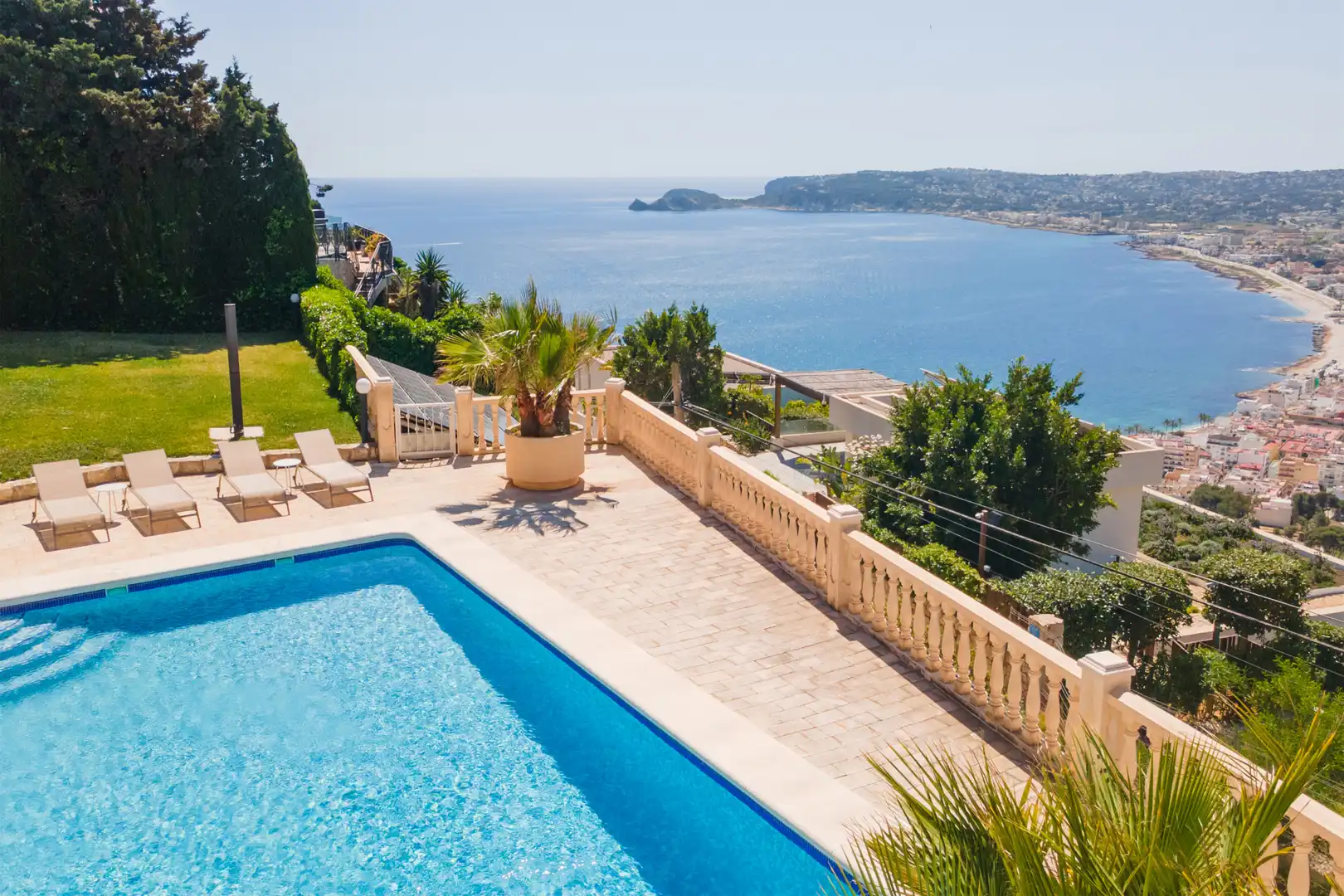 Swimming pool of Houses for sale in Jávea / Xàbia  with Air Conditioner, Heating and Private garden
