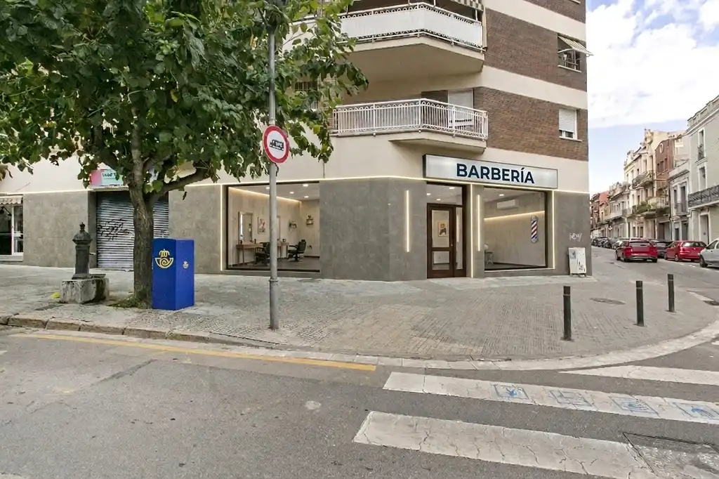 Business premises for sale in C/ Àngel Gimerà, imagen 2