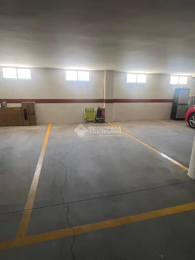 Aparcament de Pis en venda en Baeza amb Aire condicionat, Calefacció i Terrassa