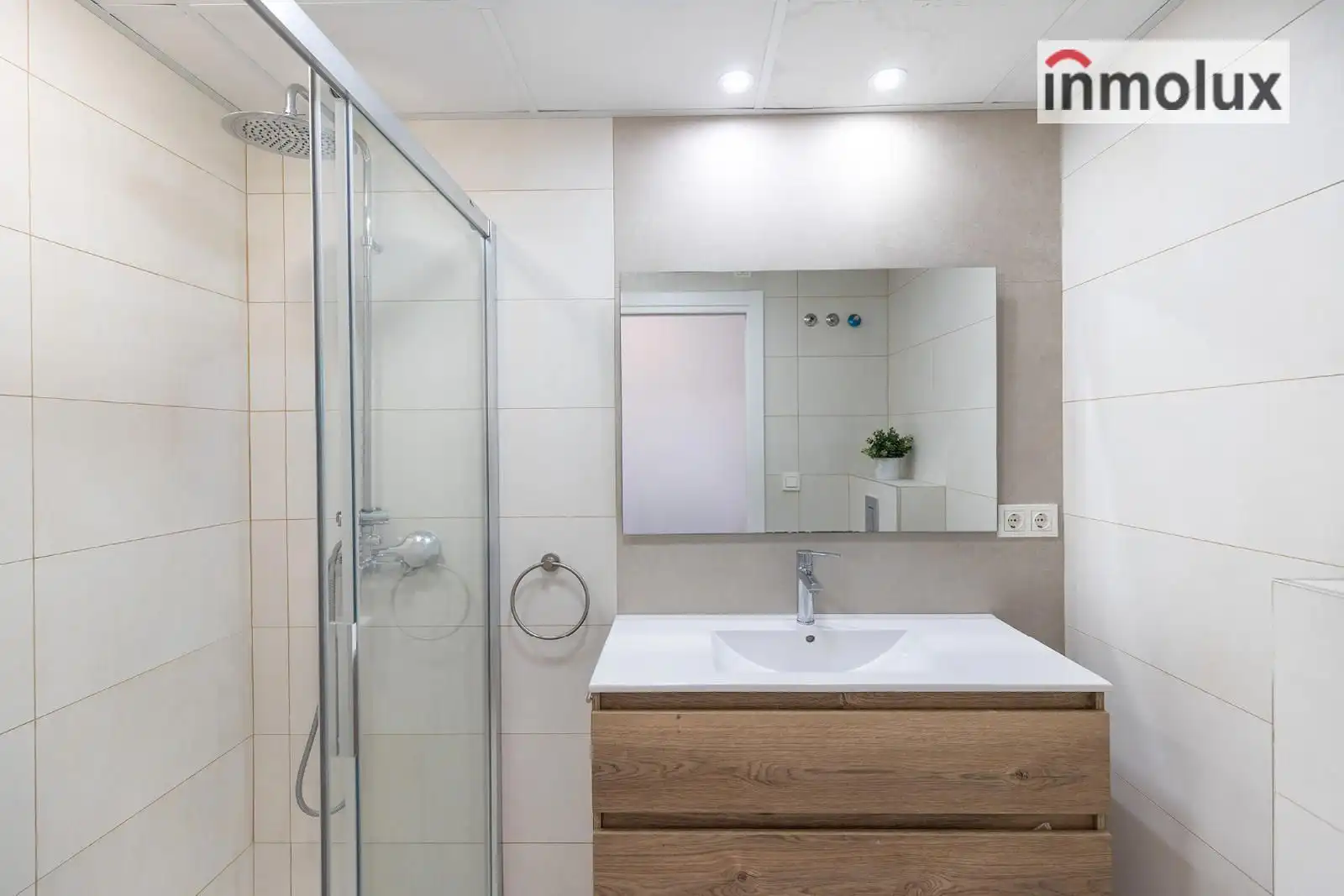 Bathroom of Attic for sale in Mutxamel  with Air Conditioner, Terrace and Storage room