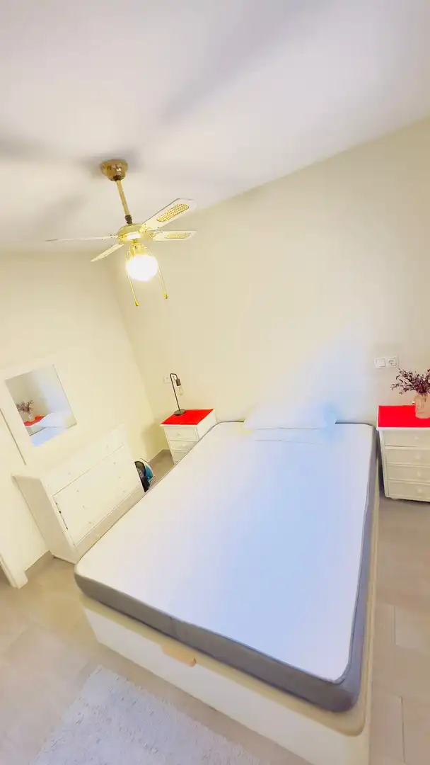 Dormitori de Apartament en venda en Calpe / Calp amb Aire condicionat, Terrassa i Piscina comunitària