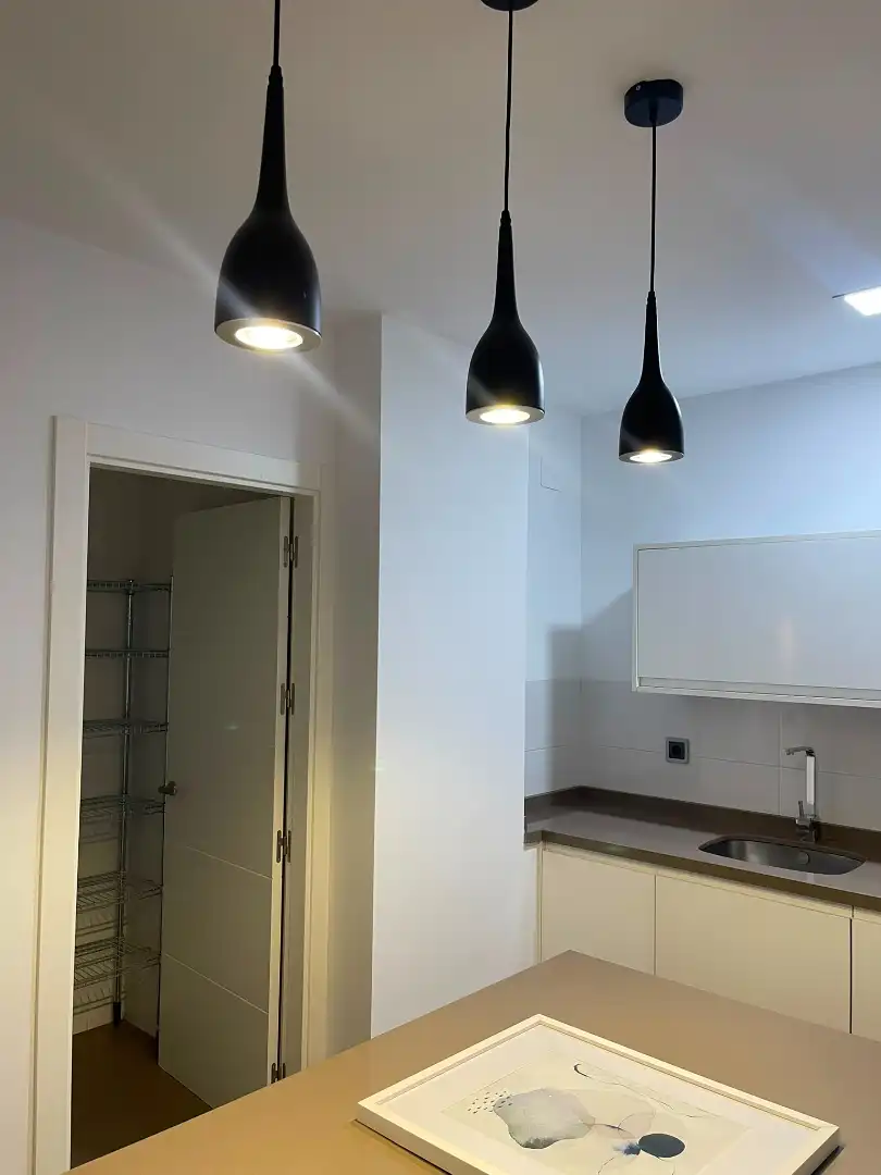 Cuina de Pis de lloguer en Plasencia amb Aire condicionat, Calefacció i Moblat
