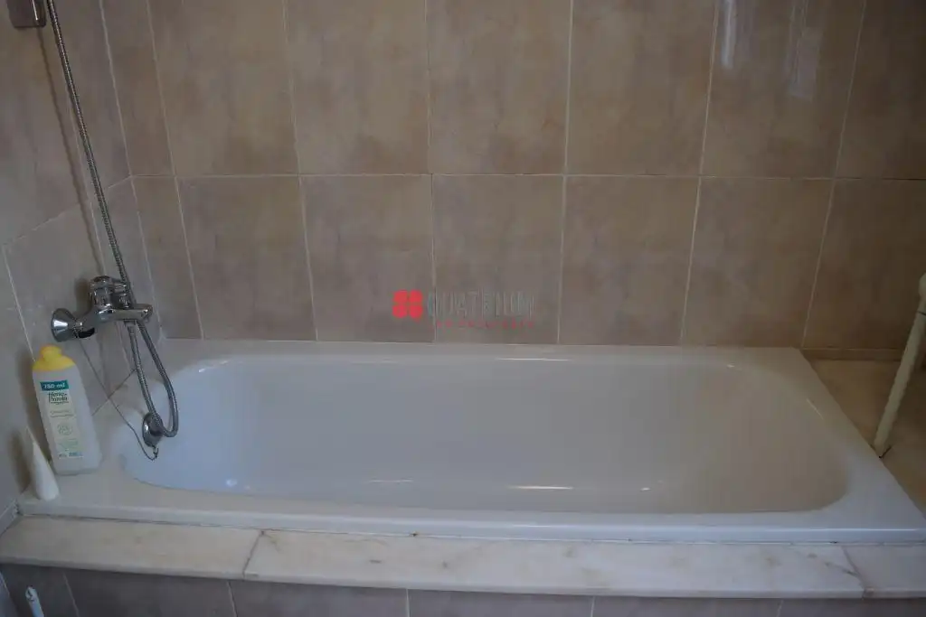 Bany de Casa o xalet en venda en Santiago de Compostela  amb Jardí privat