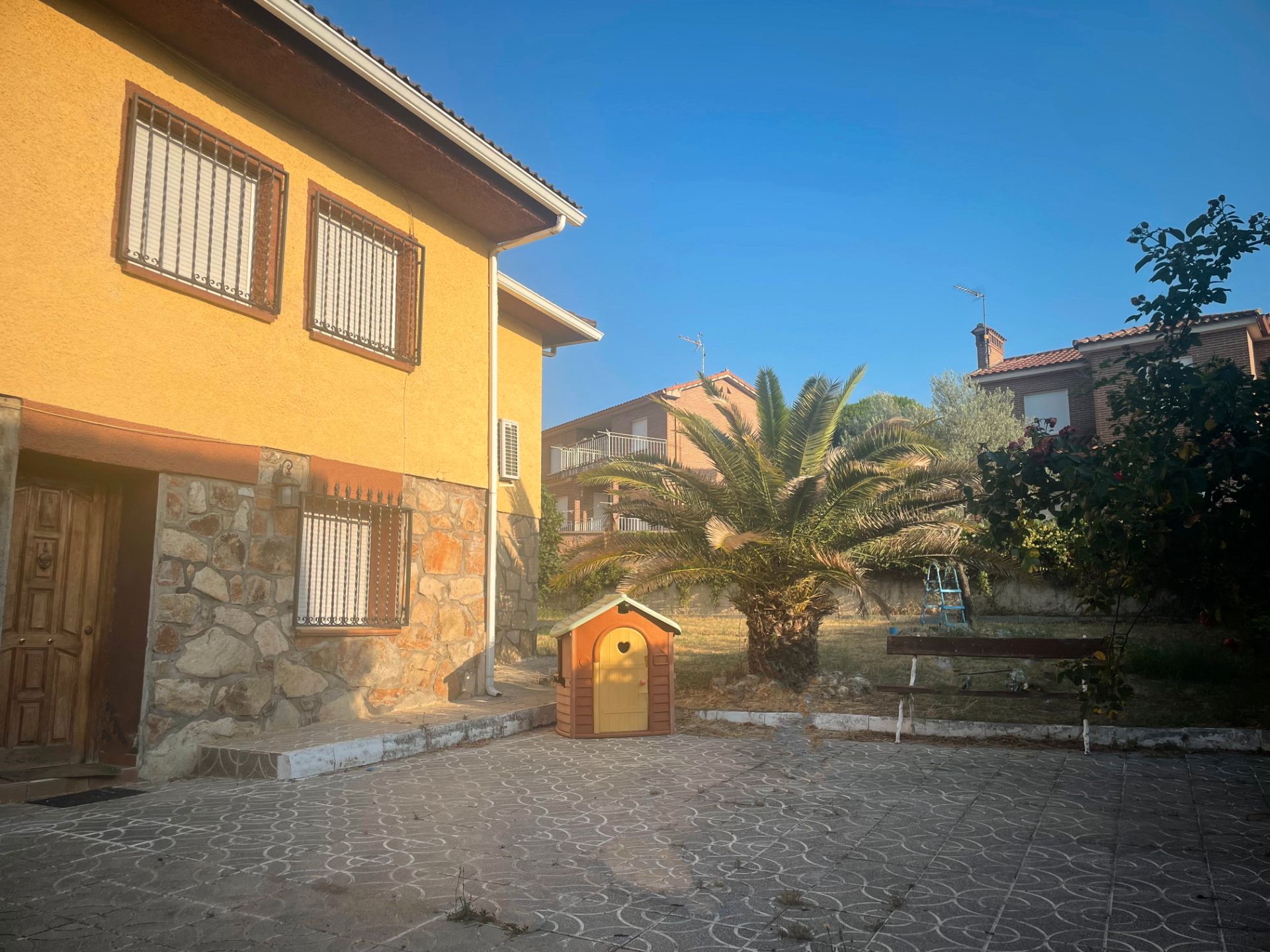 Vista exterior de Casa o chalet en venta en Pelayos de la Presa con Aire acondicionado, Calefacción y Jardín privado