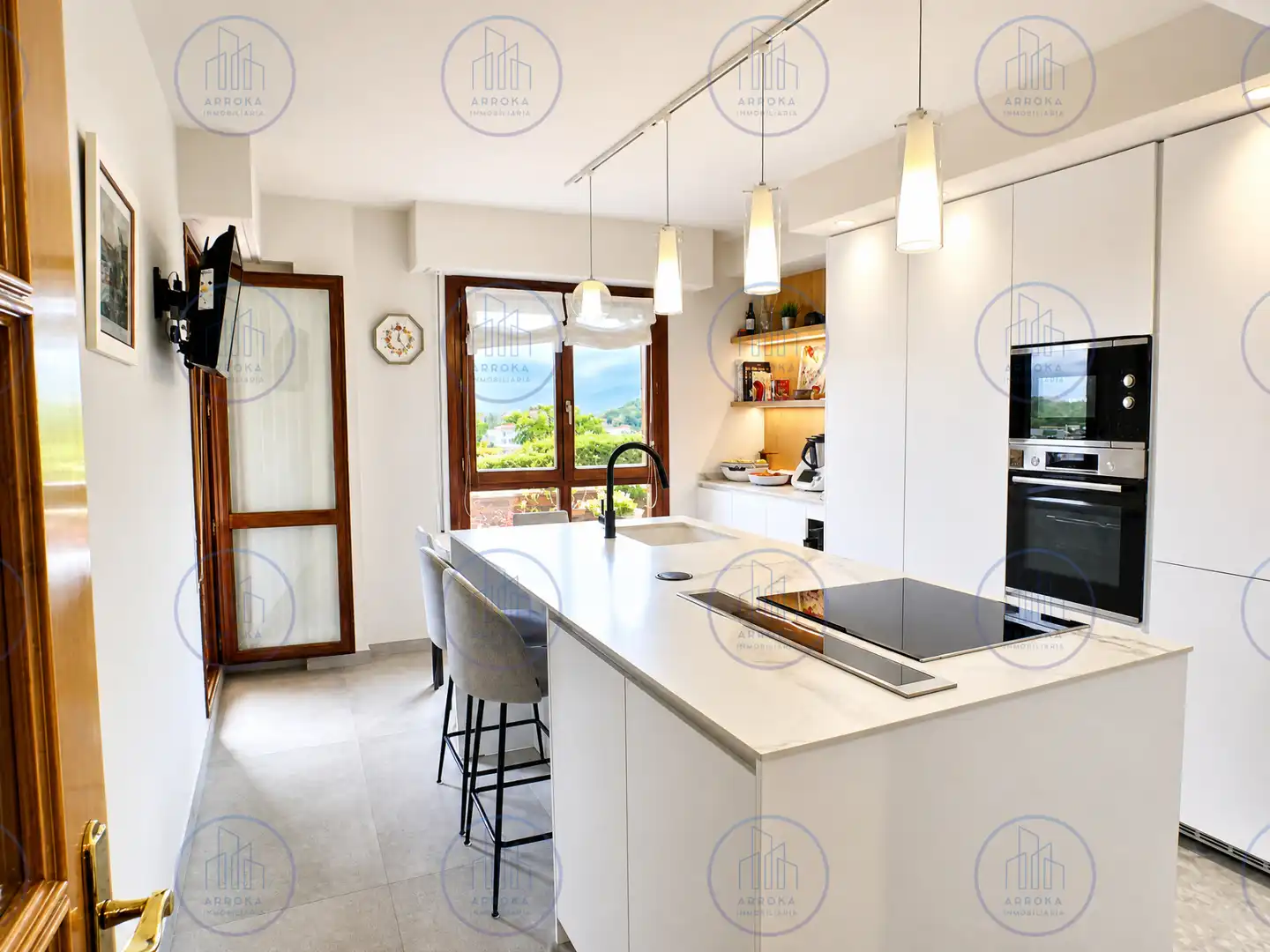 Cocina de Casa adosada en venta en Donostia - San Sebastián  con Calefacción, Jardín privado y Terraza
