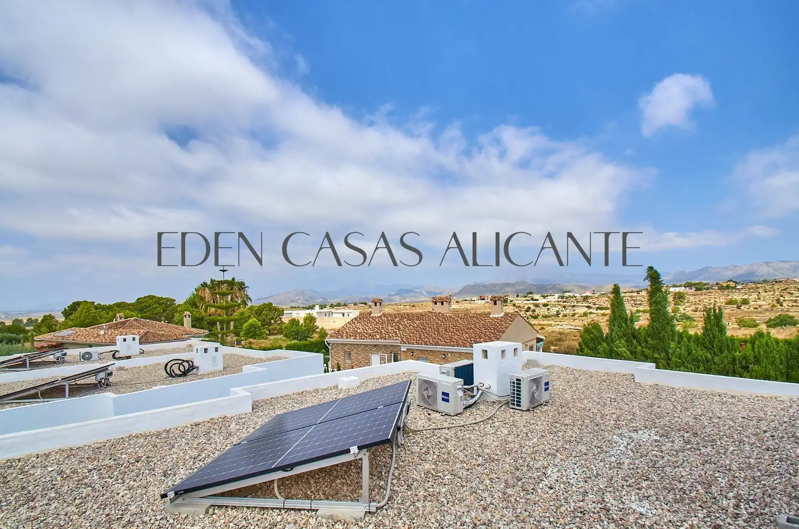 Vista exterior de Casa adosada en venta en Busot con Aire acondicionado, Calefacción y Jardín privado