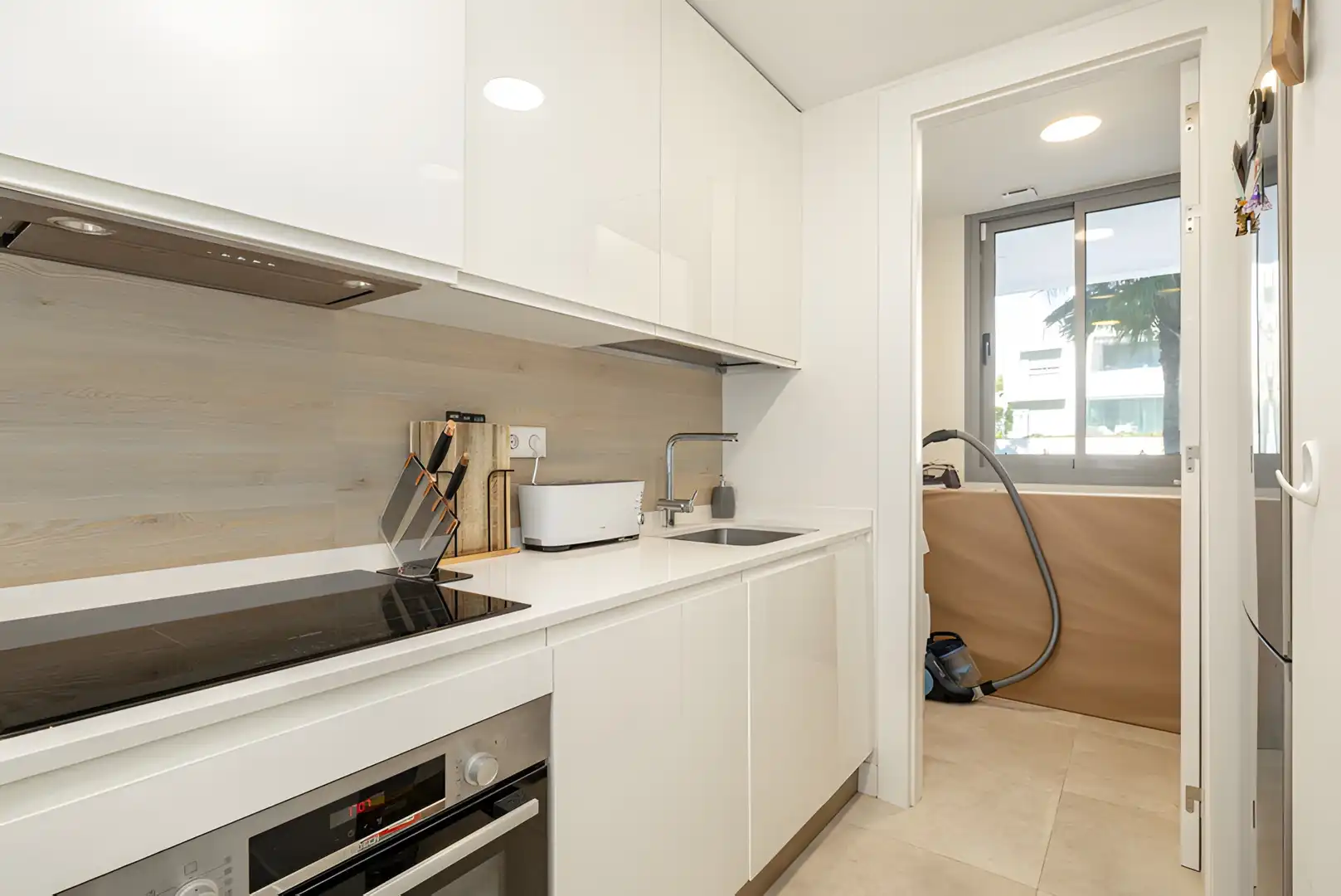 Cuina de Apartament en venda en Estepona amb Aire condicionat, Jardí privat i Terrassa