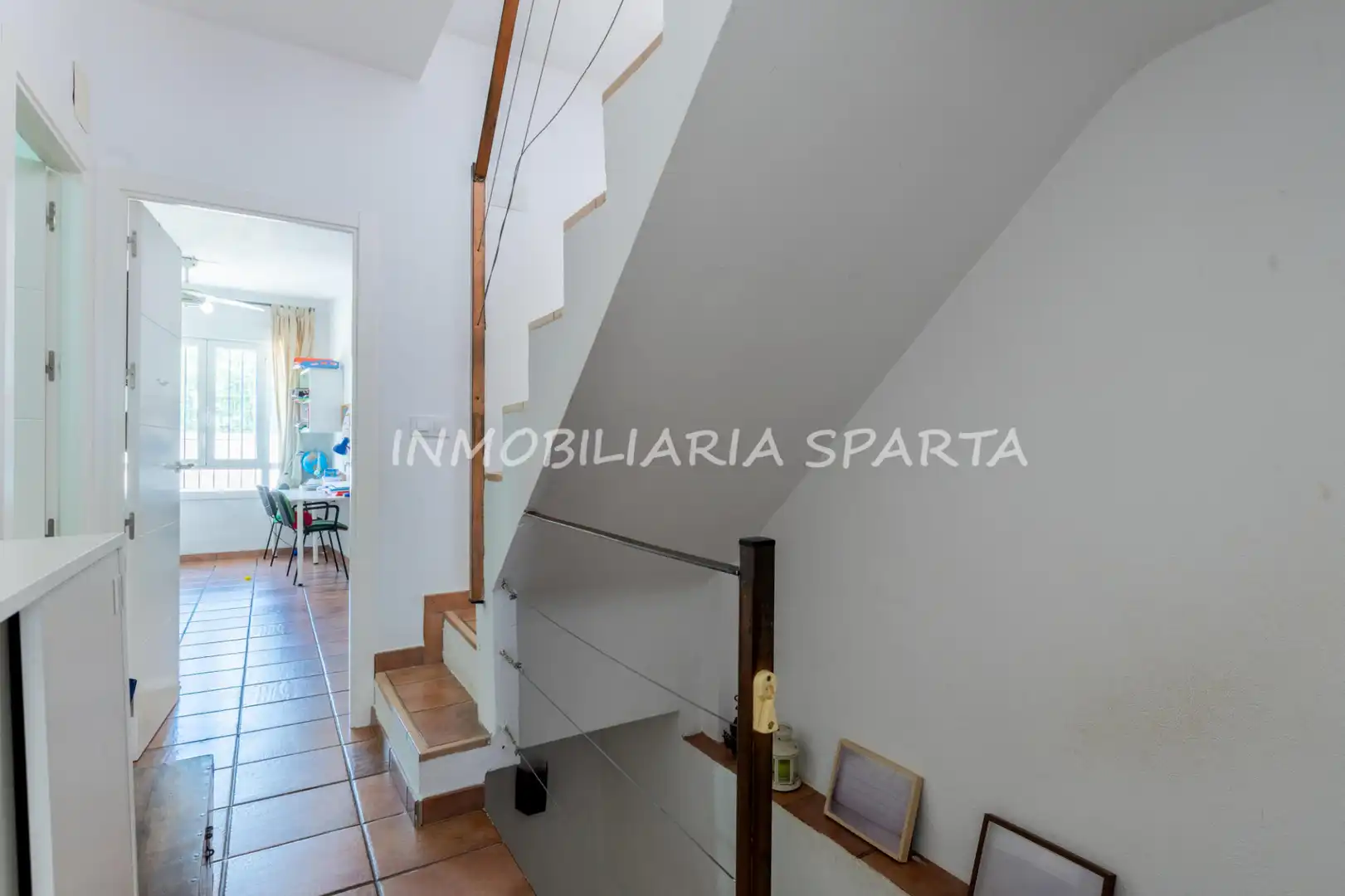 Casa adosada en venta en Gelves con Terraza, Horno y Lavadora