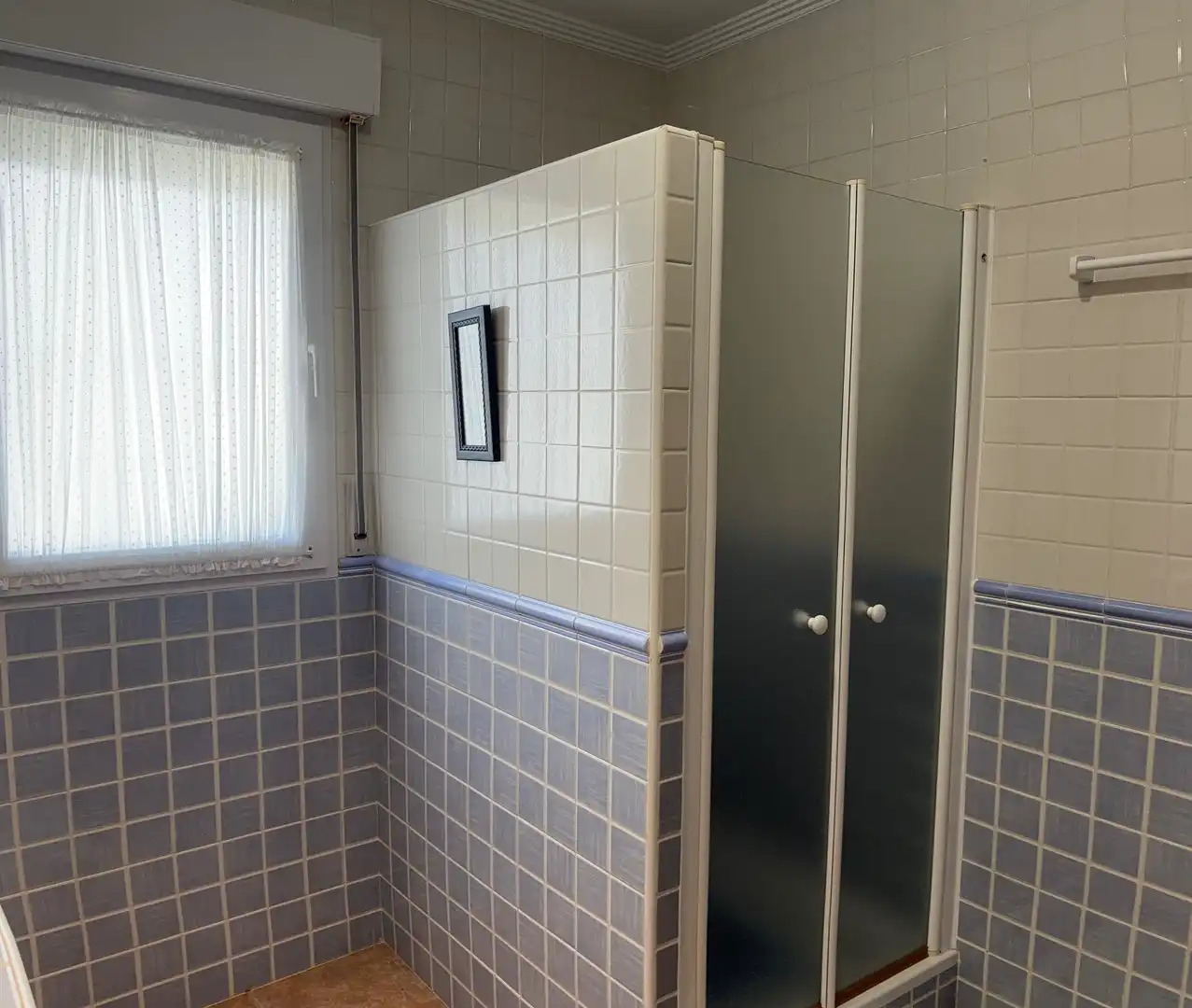 Badezimmer von Erdgeschoss zum Verkauf in La Manga del Mar Menor mit Klimaanlage, Privatgarten und Schwimmbad