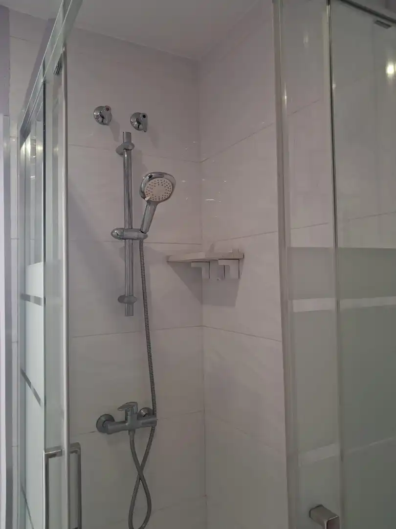 Bany de Pis de lloguer en Cádiz amb Aire condicionat, Moblat i Balcó