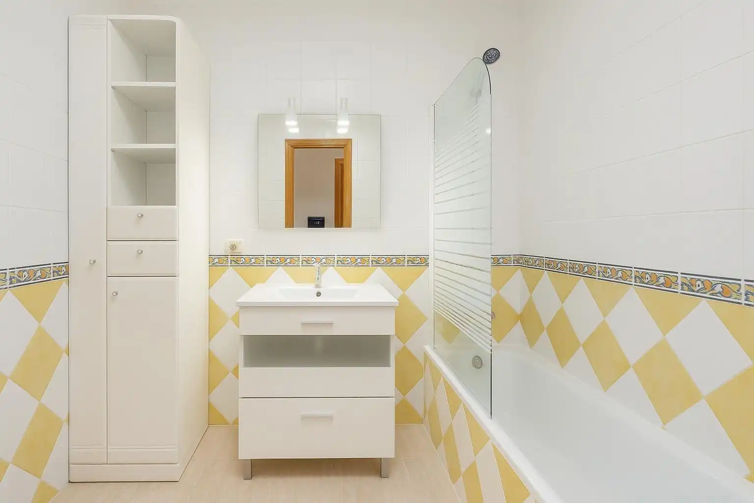 Bany de Casa o xalet en venda en Roquetas de Mar amb Aire condicionat, Jardí privat i Terrassa