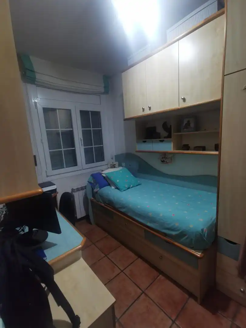 Habitación de Piso en venta en Cornellà de Llobregat con Aire acondicionado, Calefacción y Jardín privado