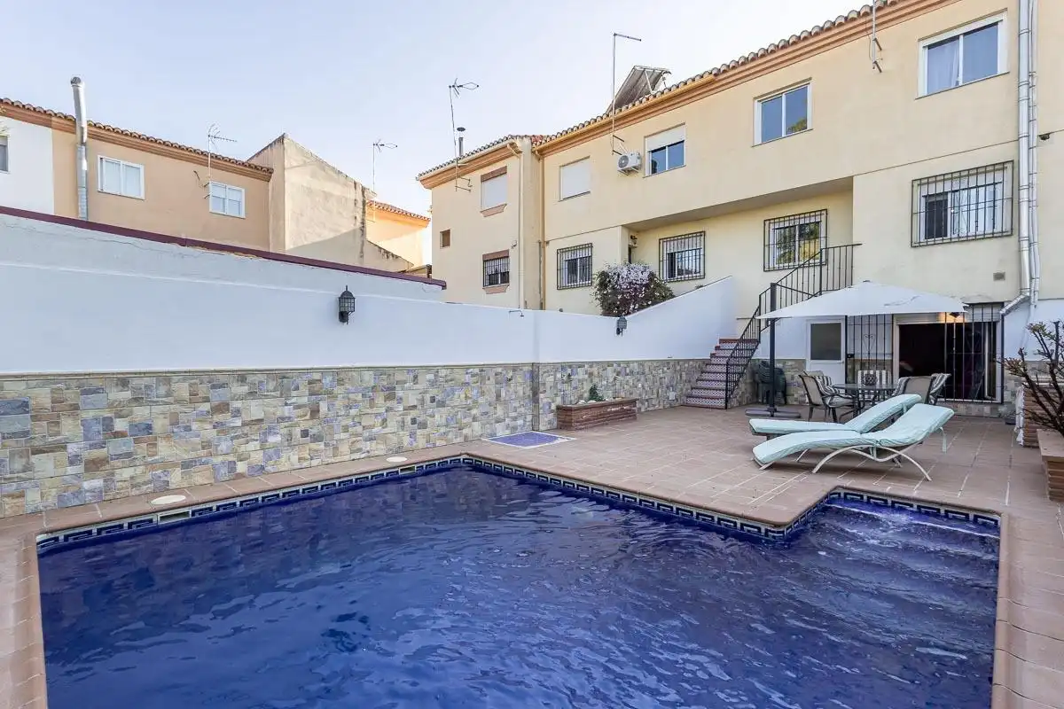 Piscina de Casa o xalet en venda en Vegas del Genil amb Aire condicionat, Calefacció i Terrassa