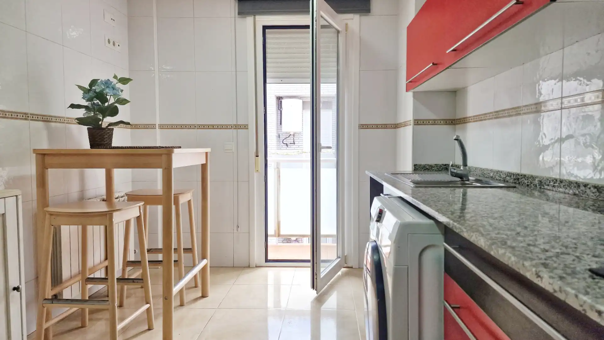 Cuina de Dúplex en venda en Andorra (Teruel) amb Calefacció, Terrassa i Moblat