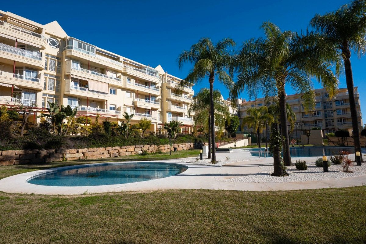 Piscina de Apartament en venda en Mijas amb Aire condicionat, Terrassa i Traster