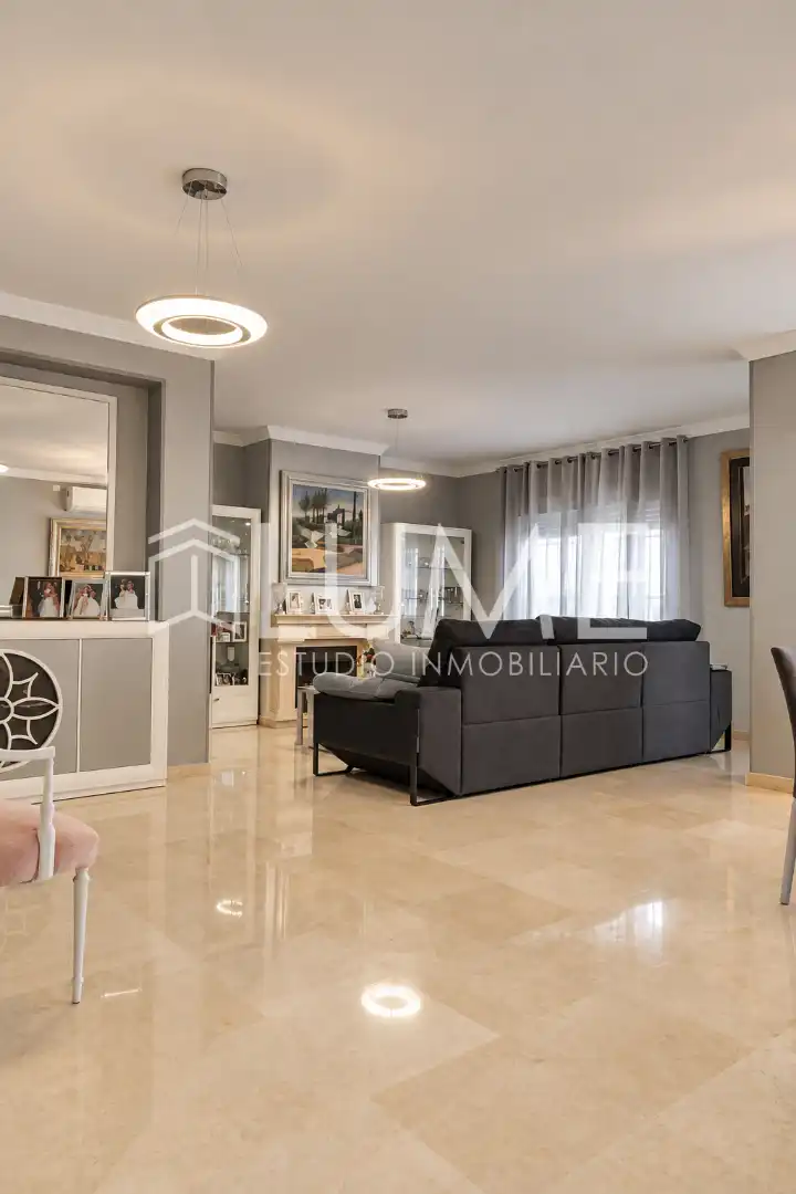 Sala d'estar de Casa adosada en venda en Sevilla amb Aire condicionat, Calefacció i Terrassa