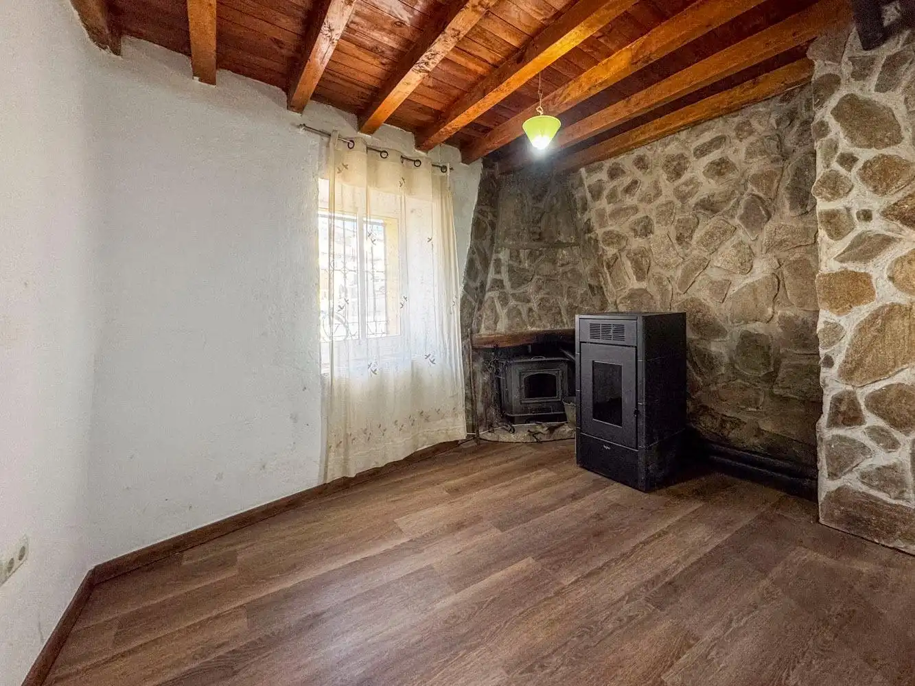 Sala de estar de Casa o chalet en venta en Horcajo de la Sierra - Aoslos con Calefacción