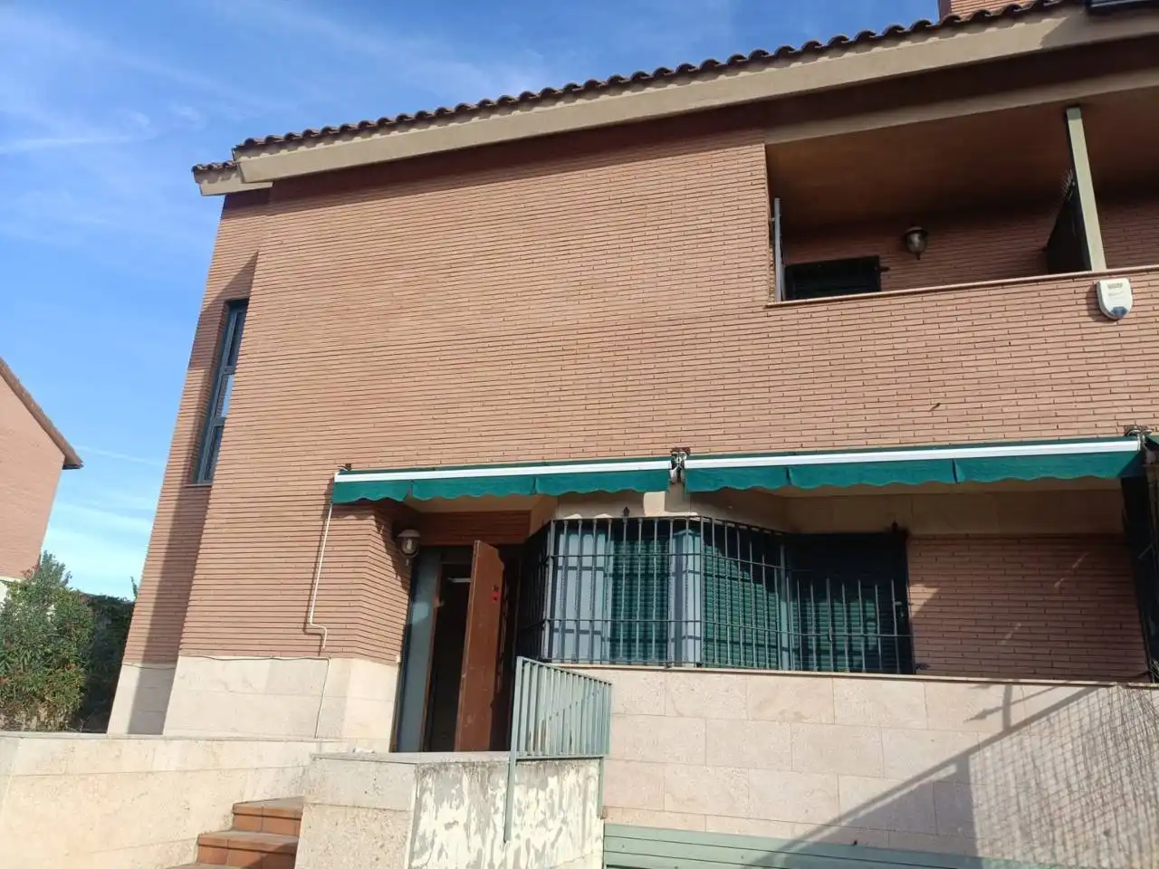 Terraced house with pool for sale in Calle Almendros, imagen 19