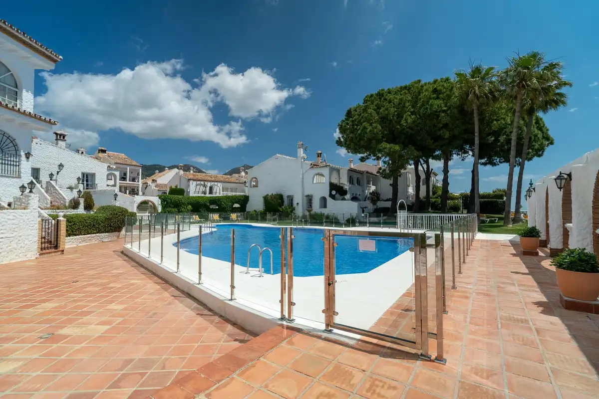 Swimming pool of Ground floor for sale in Benalmádena  with Terrace and Community pool