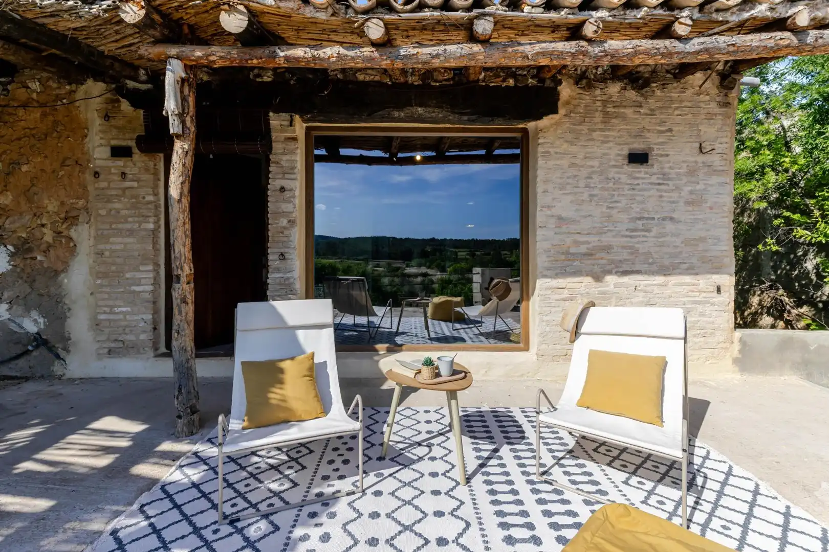 Terrassa de Finca rústica en venda en Venta del Moro amb Jardí privat, Terrassa i Moblat
