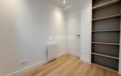 Bedroom of Flat for sale in  Madrid Capital  with Air Conditioner, Heating and Parquet flooring