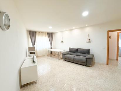 Sala d'estar de Pis en venda en Figueres amb Calefacció