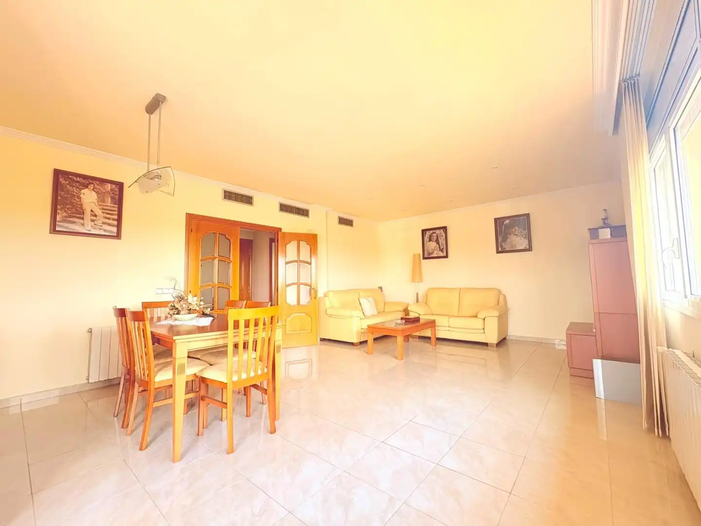 Sala de estar de Casa o chalet en venta en Vilamalla con Aire acondicionado, Calefacción y Terraza