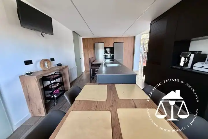 Cuina de Casa o xalet en venda en Sant Boi de Llobregat amb Aire condicionat, Calefacció i Jardí privat
