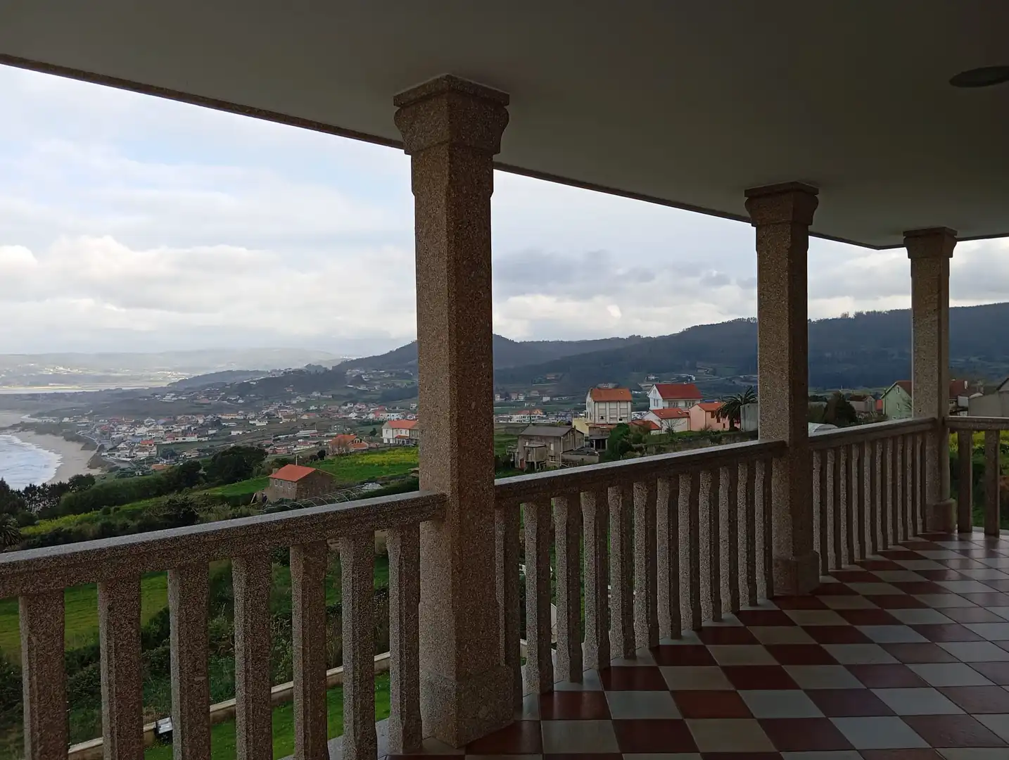 Terraza de Casa o chalet de alquiler en Carballo con Amueblado, Horno y Se aceptan mascotas