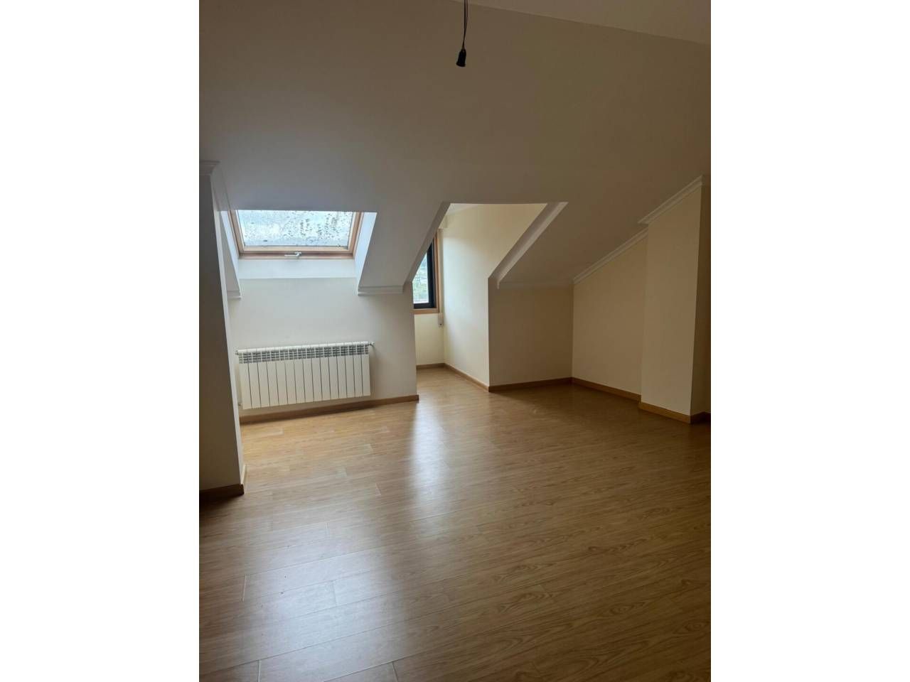 Dormitori de Pis en venda en San Cibrao das Viñas amb Calefacció i Traster