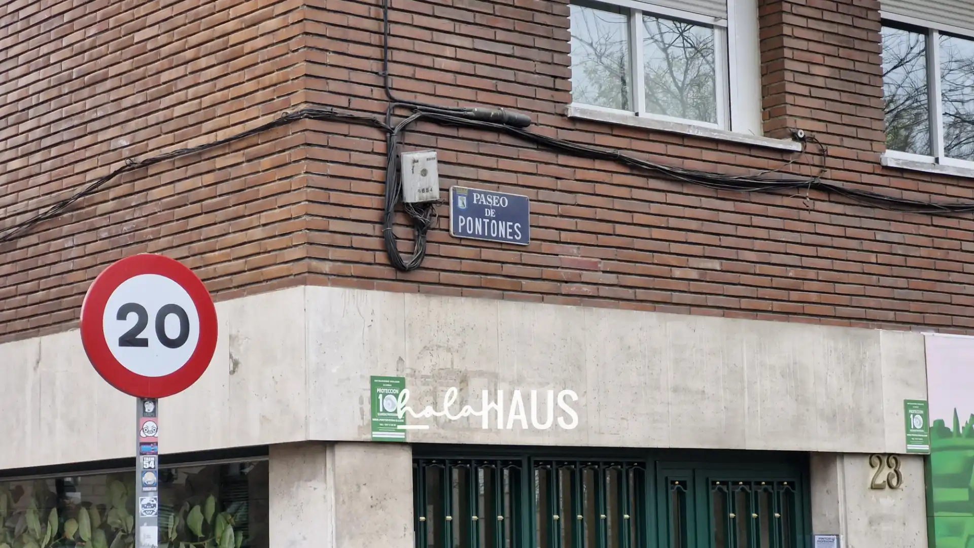 Parkplatz von Fabrikhallen zum Verkauf in Madrid