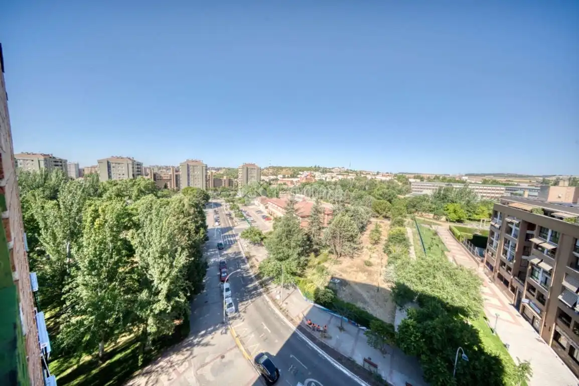 Vista exterior de Piso en venta en Valladolid con Calefacción y Parquet