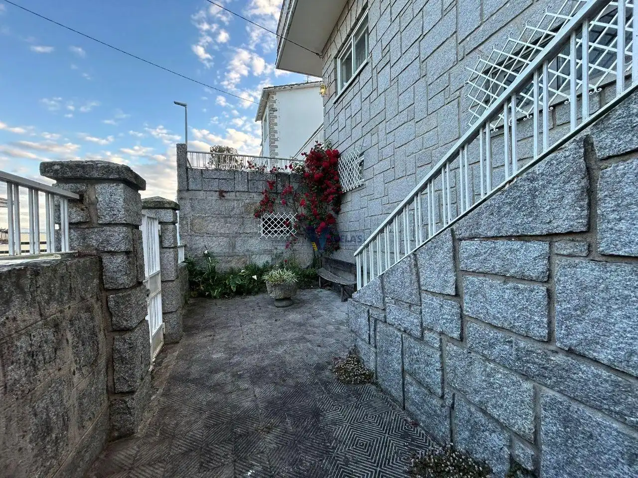 Vista exterior de Casa o chalet en venta en Ourense Capital  con Calefacción, Jardín privado y Terraza