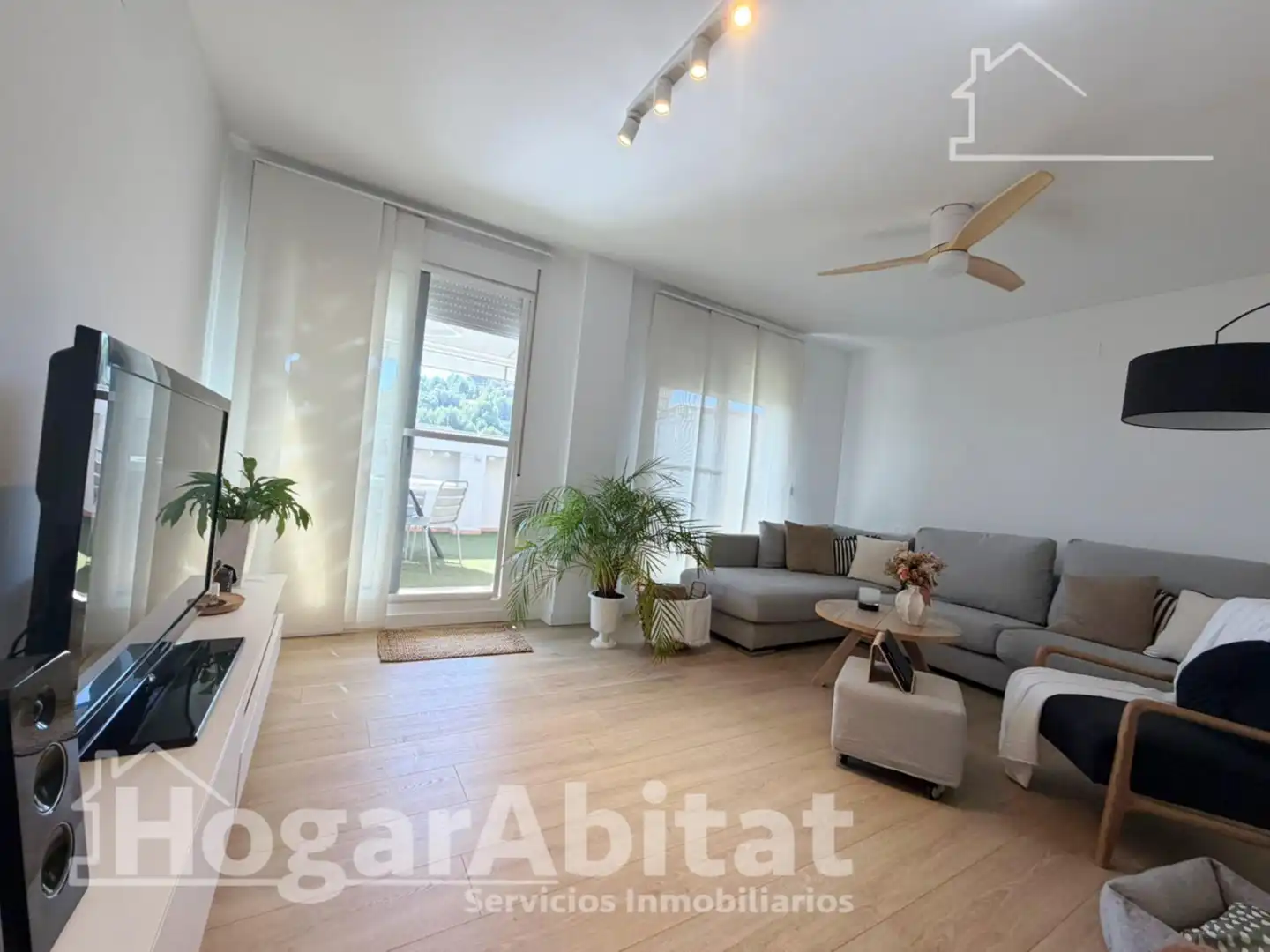 Living room of Attic for sale in Chiva  with Air Conditioner and Terrace