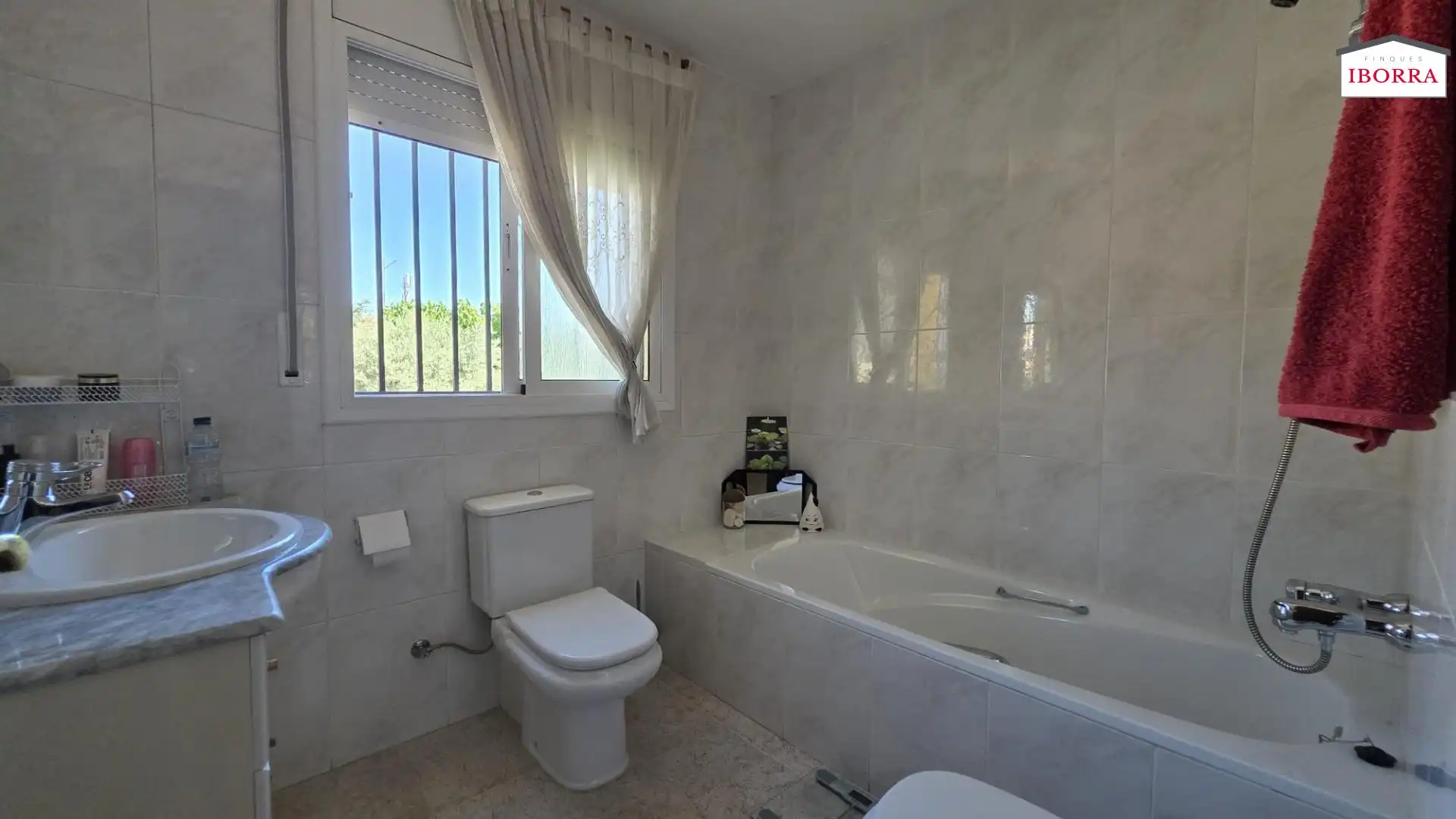 Baño de Casa adosada en venta en Tordera con Calefacción, Jardín privado y Terraza