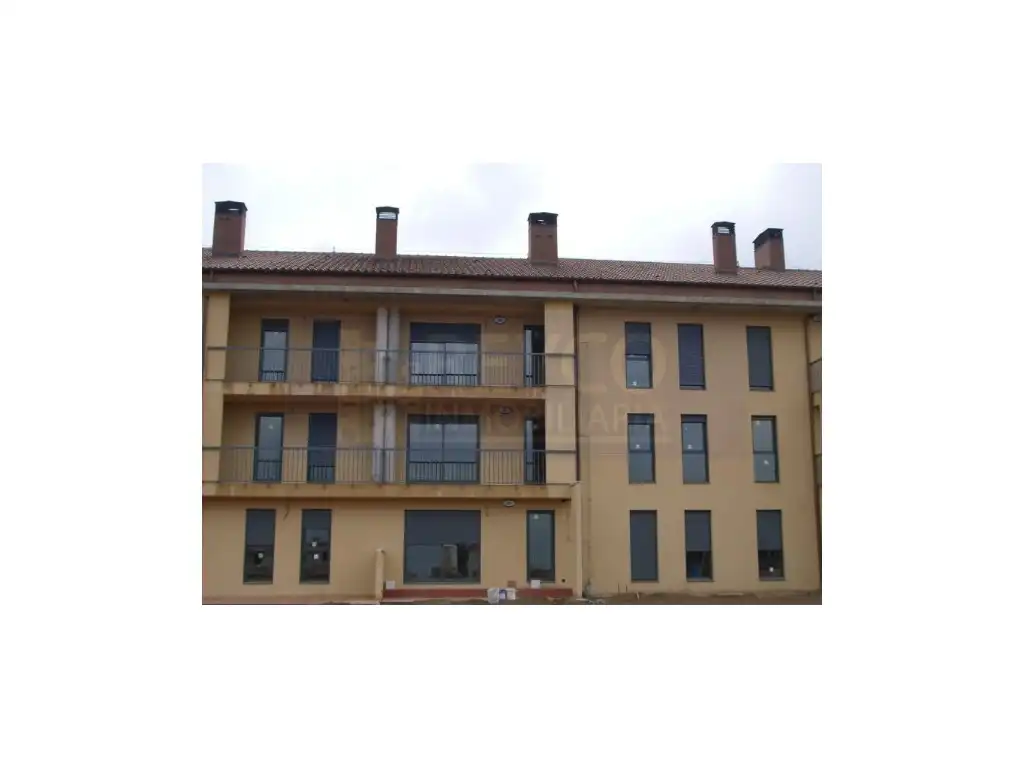 Vista exterior de Apartament en venda en Cirueña amb Piscina i Balcó