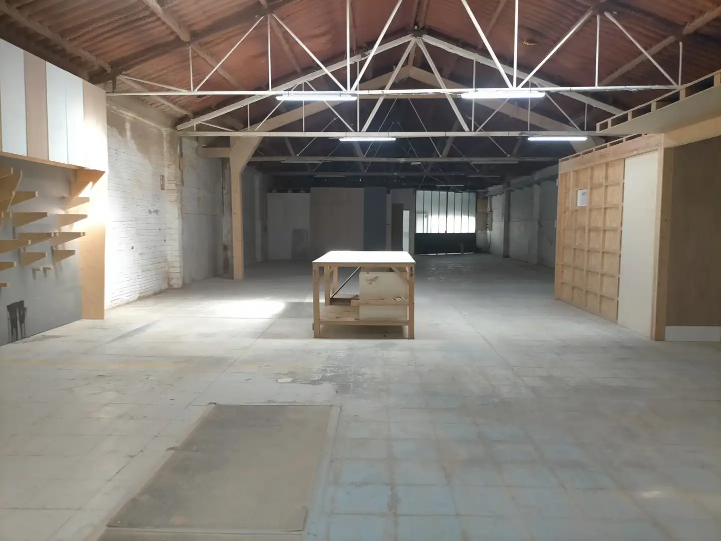 Nave industrial de alquiler en Carrer de Narcís Monturiol, Gràcia