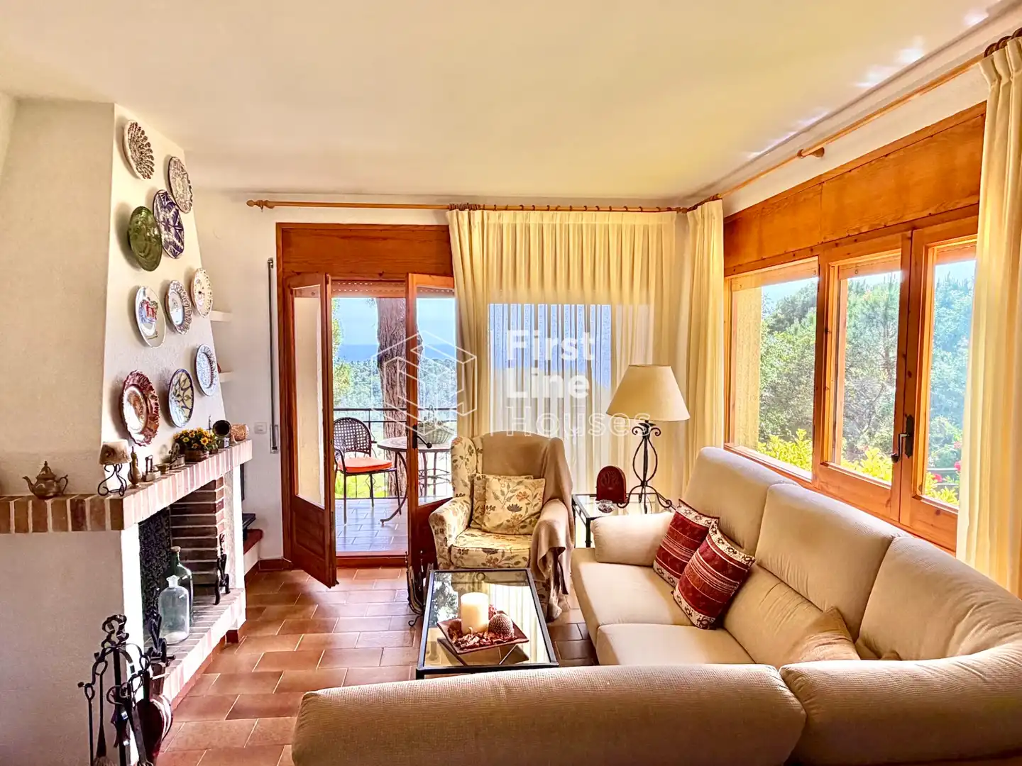 Sala d'estar de Casa o xalet en venda en Lloret de Mar amb Aire condicionat, Jardí privat i Terrassa
