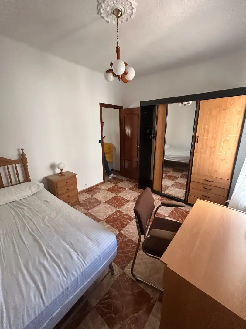 Habitación de Piso de alquiler en Badajoz con Calefacción y Amueblado